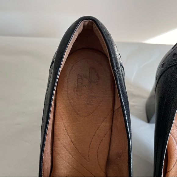 Clark’s Indigo Town Classic Preppy Black Leather Kiltie Loafer Pumps Womens 9.5M - Picture 10 of 15